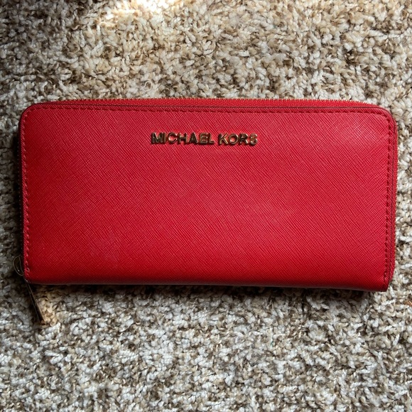 Michael Kors Handbags - EUC Michael Kors Red Jet Set Continental Wallet